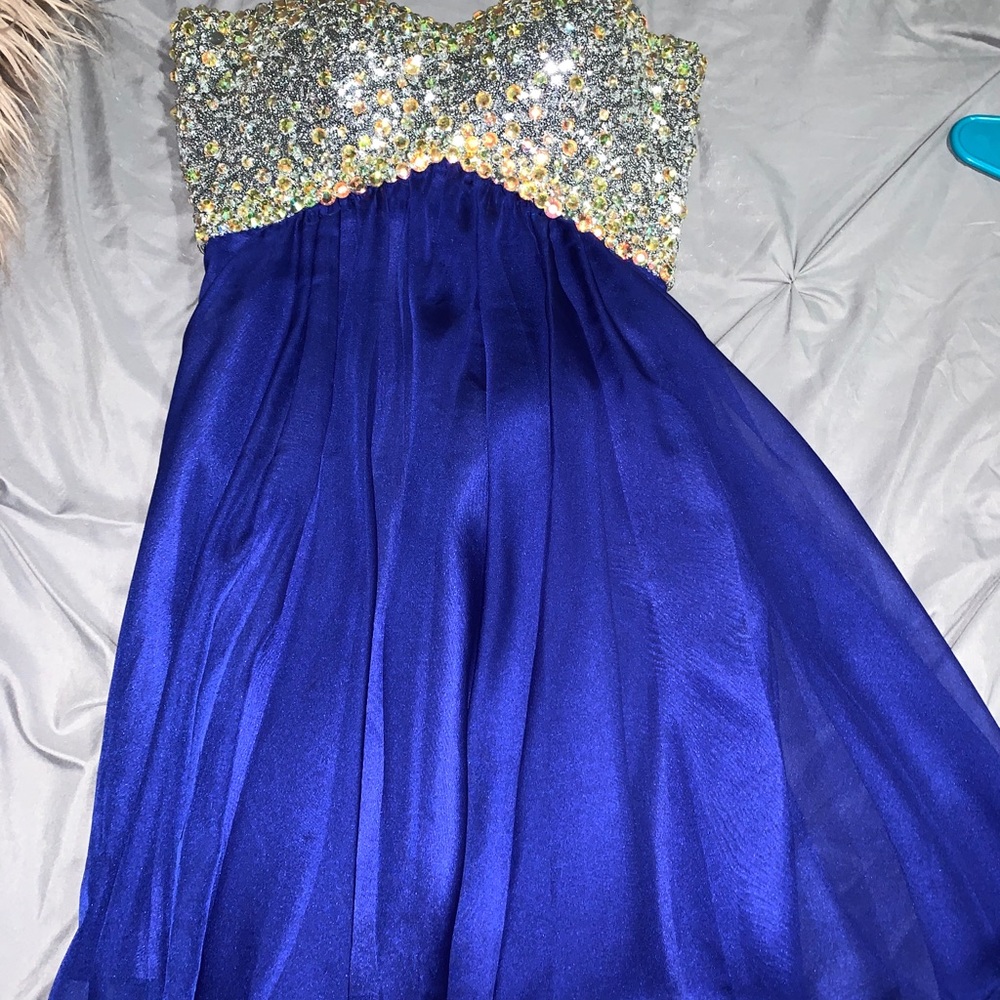 Royal blue sequined homecoming dress